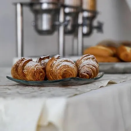 Petrarca ホテル 3*