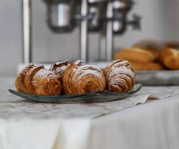 Petrarca מלון 3*