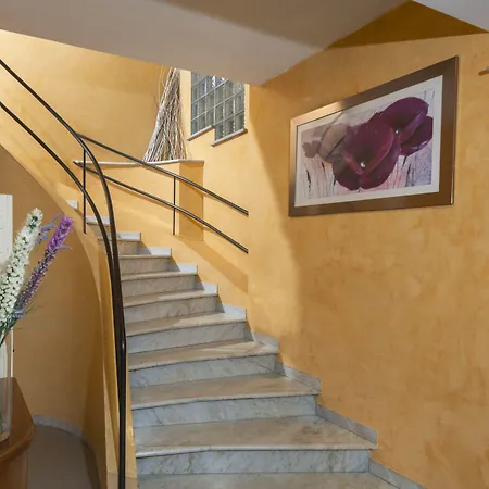 Petrarca Hotel 3*